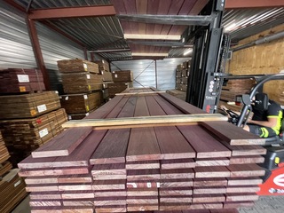 Ca. 84x Purple Heart planken geschaafd, 21x120mm, lengte 22/335cm, 29/